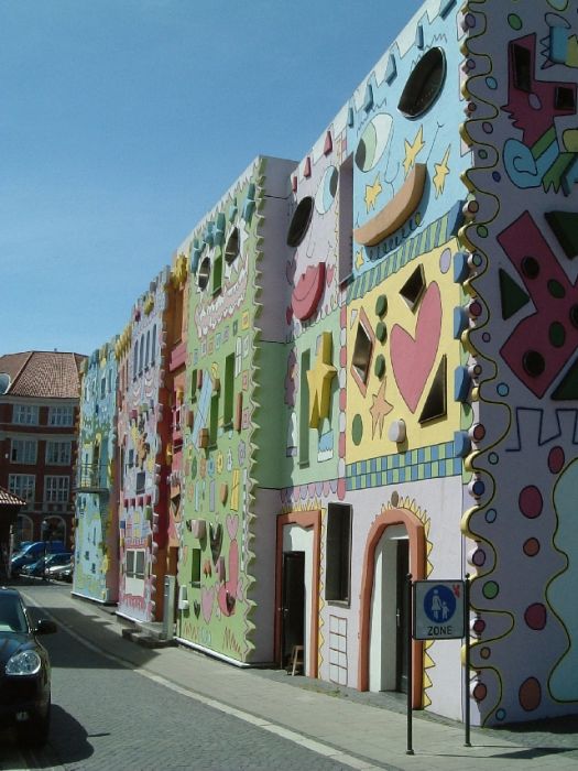 Happy Rizzi House by James Rizzi