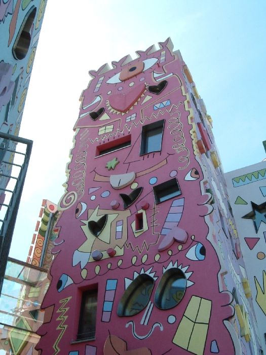 Happy Rizzi House by James Rizzi