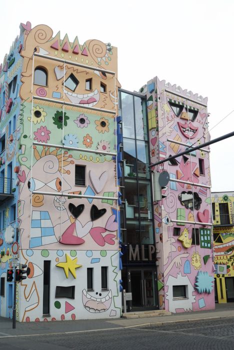 Happy Rizzi House by James Rizzi