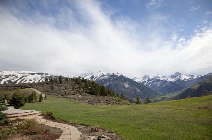 Mountain mansion, Colorado, United States