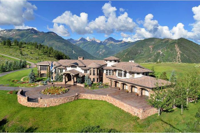 Mountain mansion, Colorado, United States