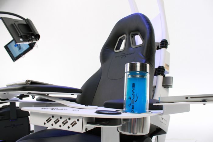 Emperor 200 gaming workstation chair by Modern Work Environment Lab