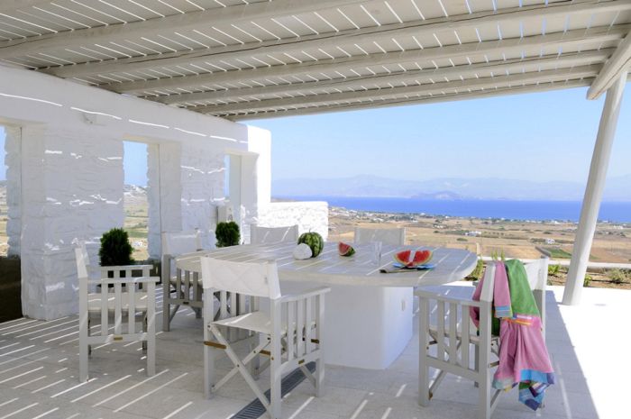 Summer house in Paros, Cyclades, Greece by Alexandros Logodotis