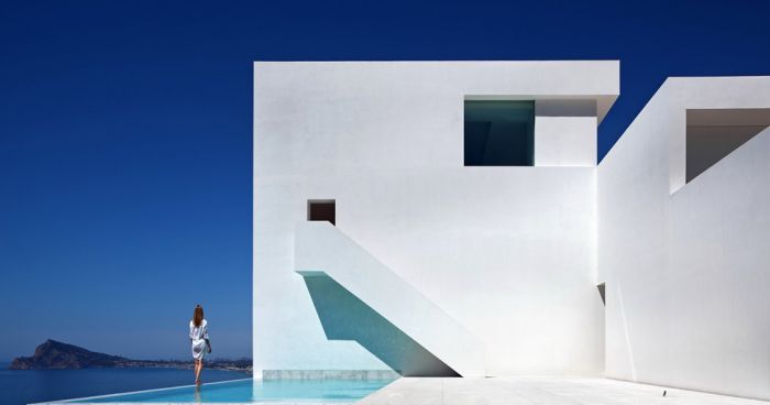 House on the Cliff by Fran Silvestre Arquitectos studio, Calpe, Alicante, Spain