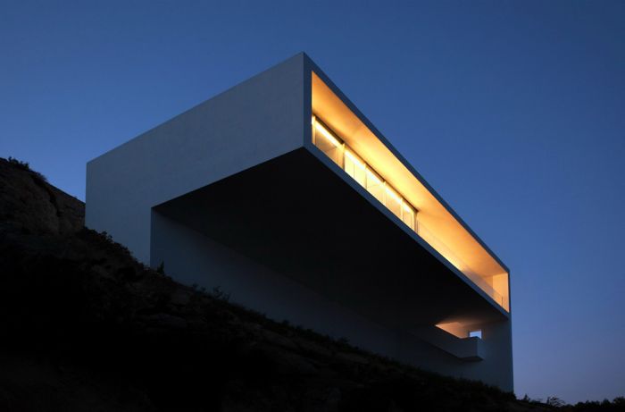 House on the Cliff by Fran Silvestre Arquitectos studio, Calpe, Alicante, Spain