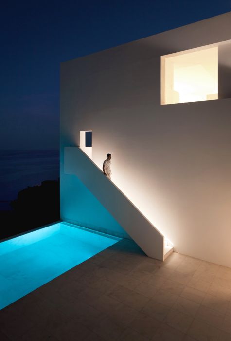 House on the Cliff by Fran Silvestre Arquitectos studio, Calpe, Alicante, Spain