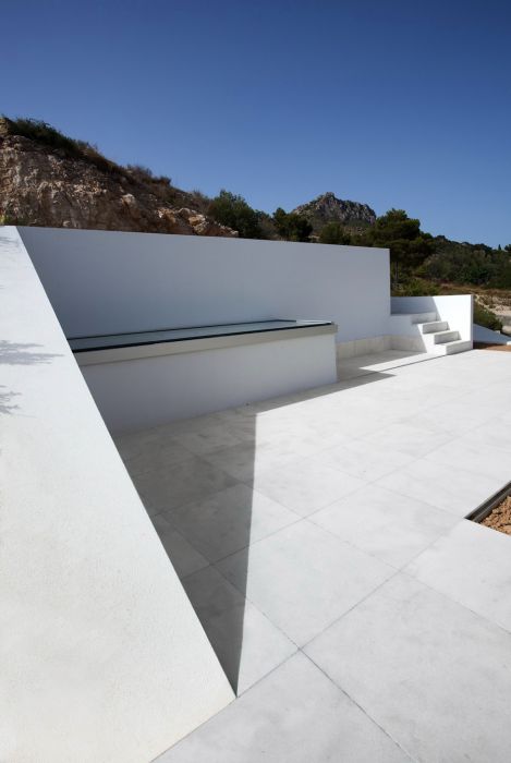 House on the Cliff by Fran Silvestre Arquitectos studio, Calpe, Alicante, Spain