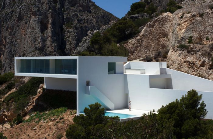 House on the Cliff by Fran Silvestre Arquitectos studio, Calpe, Alicante, Spain