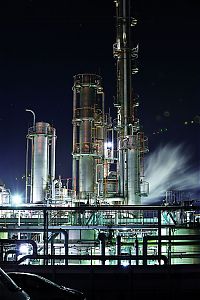 Architecture & Design: Factory plant in the night, Japan