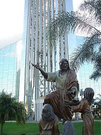 Architecture & Design: The Crystal Cathedral