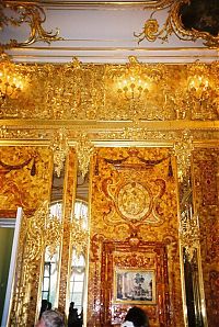 Architecture & Design: Amber Room by master Gottfried Tussauds