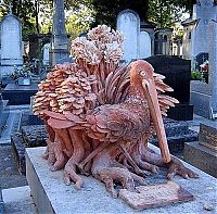 Architecture & Design: unusual tombstone