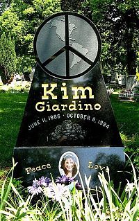 Architecture & Design: unusual tombstone