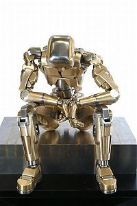 Architecture & Design: Iron Man, more than 500 parts, invented by Mark Ho