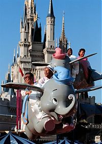 TopRq.com search results: Disneyland Park