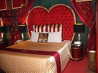 Architecture & Design: love hotel design