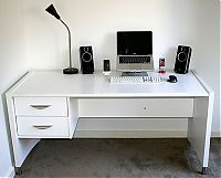 Architecture & Design: clean minimal workspace