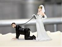 Architecture & Design: wedding cake topper