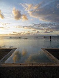 Architecture & Design: infinity edge pool design