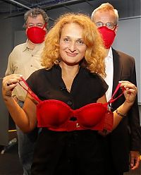 Architecture & Design: emergency bra