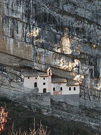 Architecture & Design: The Hermitage of San Colombano, Italy