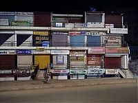 Architecture & Design: Ahmedabad, no life last night by Frédéric Delangle