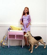 Architecture & Design: Barbie's Midge Hadley by Matel