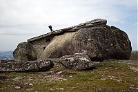 Architecture & Design: Real life Flintstones house lures tourists, Portugal