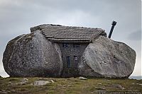 Architecture & Design: Real life Flintstones house lures tourists, Portugal