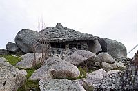 Architecture & Design: Real life Flintstones house lures tourists, Portugal