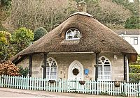 TopRq.com search results: House with a beautiful thatch roof, England, United Kingdom