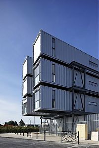 Architecture & Design: shipping containers dormitory