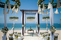 Architecture & Design: beach wedding decoration