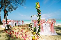 Architecture & Design: beach wedding decoration