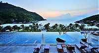 Architecture & Design: infinity edge pool design