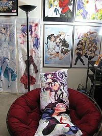 Architecture & Design: dakimakura, japanese love hugging pillows