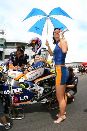 Bautista and girl, Malaysian 250GP Race 2007