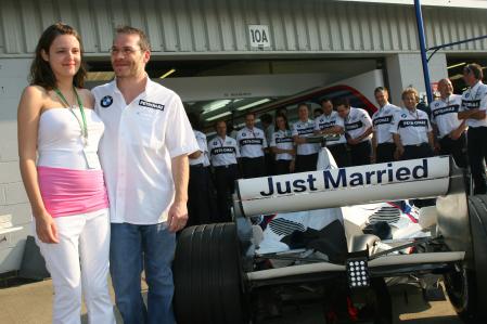 Bmw Sauber F1 Team With Jacques Villeneuve And His New Wife Johanna Silverstone 2006-06-08