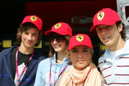 Fans and Girls in the Paddock, 2006-05-06