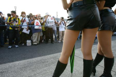 Fans and girls, Japanese MotoGP 2007