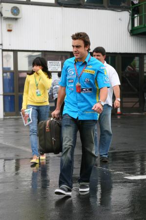 Fernando Alonso With Raquel Rosario Budapest 2006-08-06