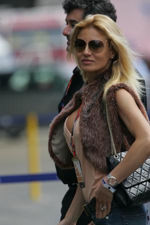 Girl in the Pitlane, 2006-05-12