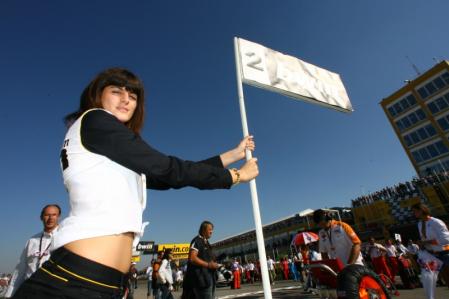 Grid girl, Valencia MotoGP 2007