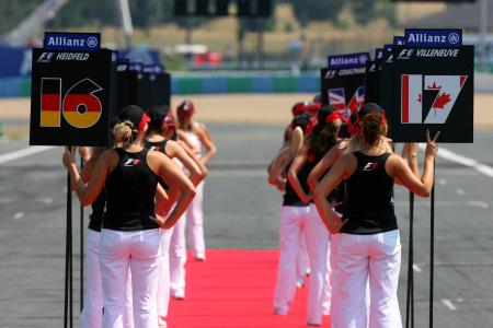 Grid Girls Magny Cours 2006-07-16