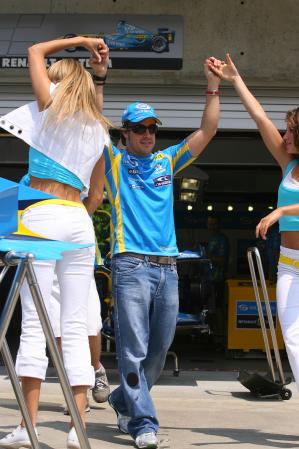 Renault Girls And Fernando Alonso Indianapolis 2006-06-29