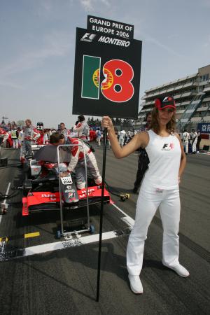 Tiago Monteiro Grid Girl, 2006-05-09