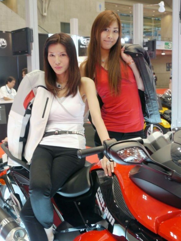 Auto motor show girls, Japan