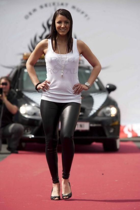 girls of 2010 woerthersee gti-fest