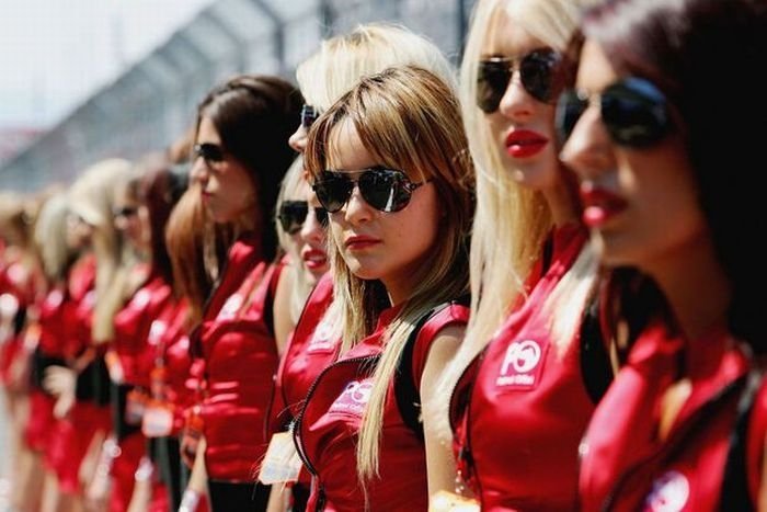 f1 grid girls