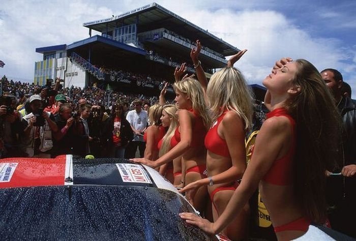 f1 grid girls